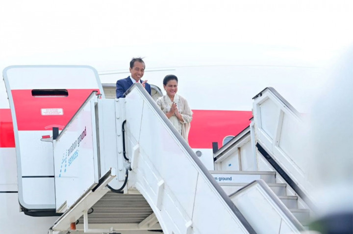 Usai menghadiri Hannover Messe 2023, Presiden Joko Widodo dan Ibu Iriana Joko Widodo bersama delegasi bertolak menuju Tanah Air melalui Bandara Hannover, Hannover, Jerman, pada Senin, 17 April 2023 siang waktu setempat.
