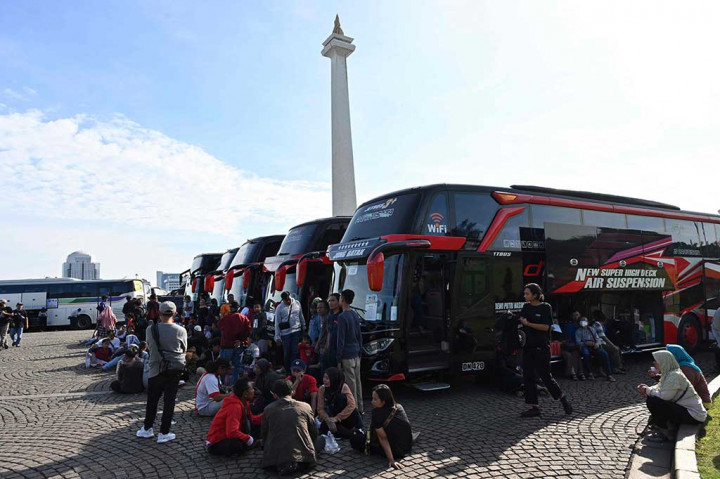 Pemerintah Provinsi DKI Jakarta melalui program mudik gratis memberangkatkan 284 bus yang mengangkut 13.541 pemudik tujuan sejumlah provinsi. 
