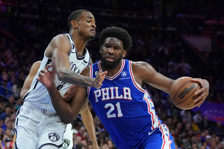Embiid memang mencatak 20 poin, namun kontribusinya untuk tim cukup banyak dengan 19 kali rebound, tujuh assist, dan tiga blok.