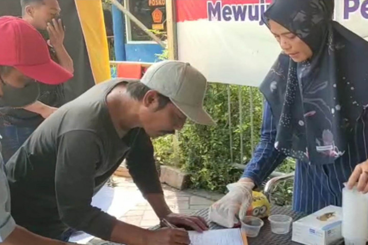 Tes urine ini dilakukan di Terminal Bus Purabaya terhadap para pengemudi, kondektur maupun kenek bus. Tes urine ini dilakukan pada para awak bus yang akan berangkat ke berbagai kota, baik dalam maupun luar provinsi.