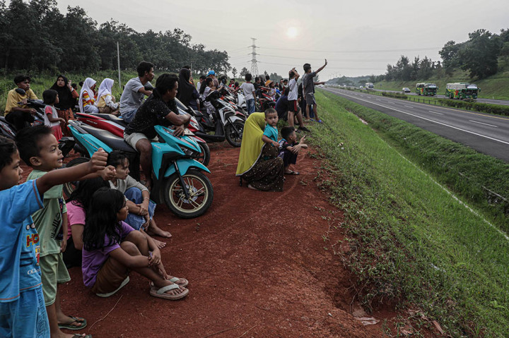 Pemberlakuan one way di Tol Cipali sendiri merupakan satu dari tiga skema manajemen lalu lintas yang dipersiapkan Kementerian Perhubungan bersama Korlantas Polri, dan Ditjen Bina Marga Kementerian PUPR untuk mendukung kelancaran mudik Lebaran 2023.