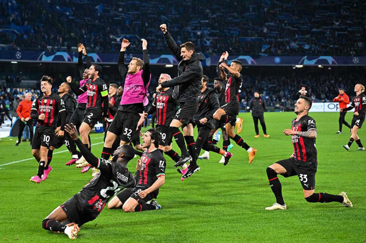 Para pemain AC Milan melakukan selebrasi usai memastikan diri melaju ke semifinal LIga Champions, Rabu, 19 April 2023 dini hari WIB.
