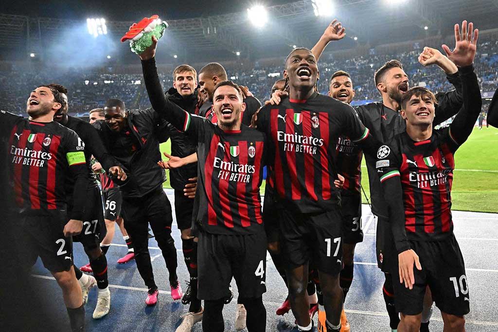 AC Milan melaju ke semifinal LIga Champions usai meraih kemenangan agregat 2-1 setelah bermain imbang 1-1 lawan Napoli pada laga leg kedua perempat final.
