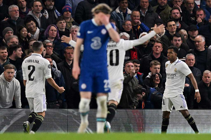 Tempo permainan tidak menurun di babak kedua. Chelsea lebih aktif menyerang demi mengejar defisit dua gol. Namun, mereka justru kebobolan pada menit ke-57 lewat Rodrygo menyelesaikan umpan marang Vinicius Junior di depan gawang.