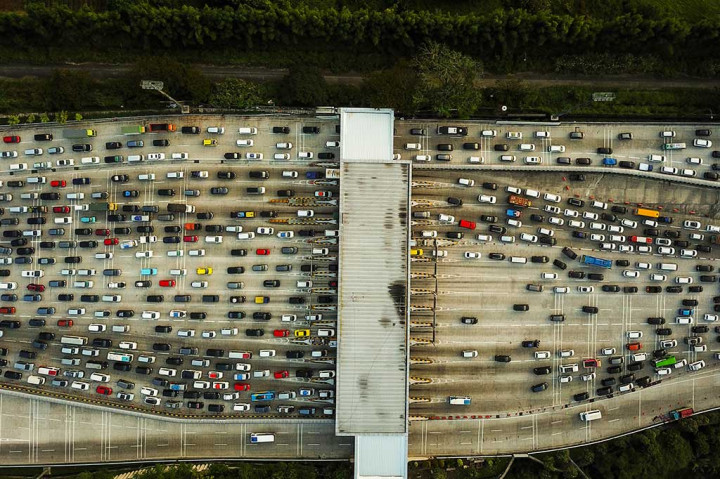 Di situasi tertentu pelaksanaan one way dari Cikampek sampai Kalikangkung, sementara ganjil genap bersifat situasional hanya diberlakukan sewaktu-waktu jika diperlukan.