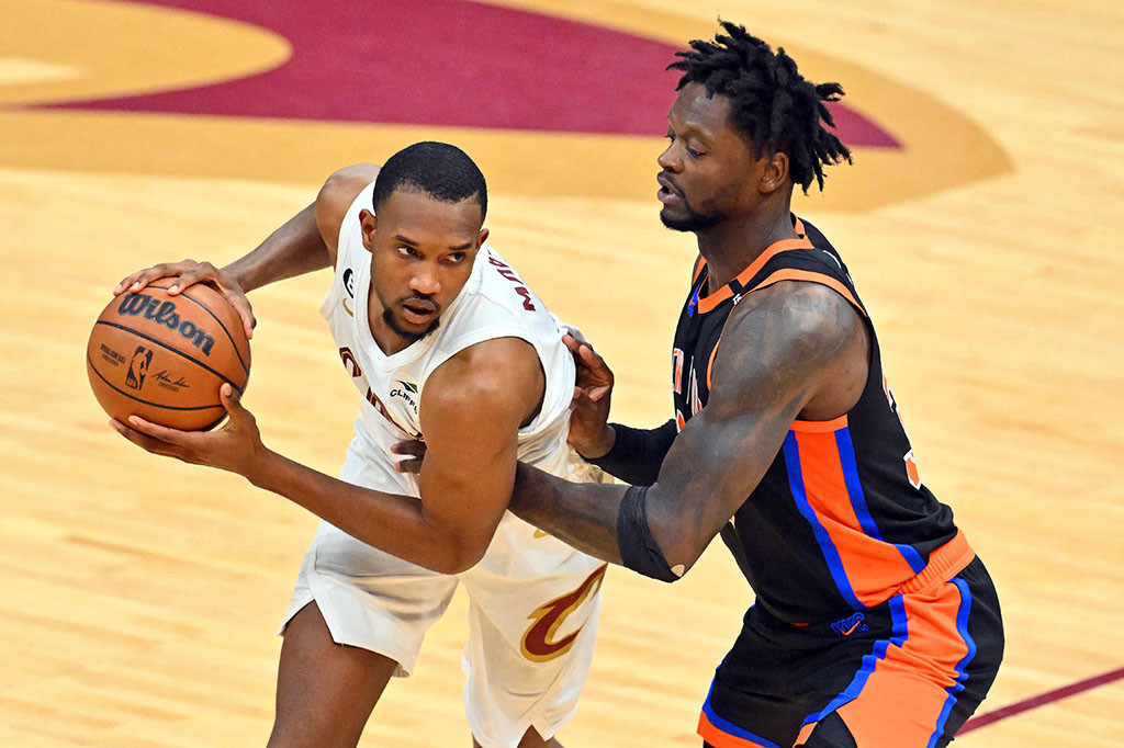 Selanjutnya, laga ketiga antara Cavaliers dan Knicks akan dihelat pada Sabtu, 22 April 2023 di New York. Kedua tim akan berlomba meraih empat kemenangan lebih dulu untuk melanjutkan kompetisi di putaran dua babak playoff.