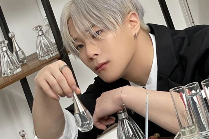 Bintang K-pop, Moonbin, yang merupakan anggota boy band Astro, telah meninggal dunia pada usia 25 tahun, label musiknya Fantagio mengumumkan Kamis, 20 April 2023.