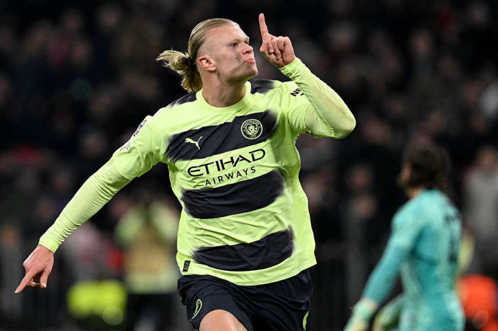 Penyerang Manchester City Erling Haaland menjadi pemain tercepat yang mencetak 35 gol dari 27 pertandingan Liga Champions. Haaland mematahkan rekor penyerang legendaris Manchester United Ruud Van Nistelrooy yang membutuhkan 42 pertandingan untuk mencetak 35 gol.