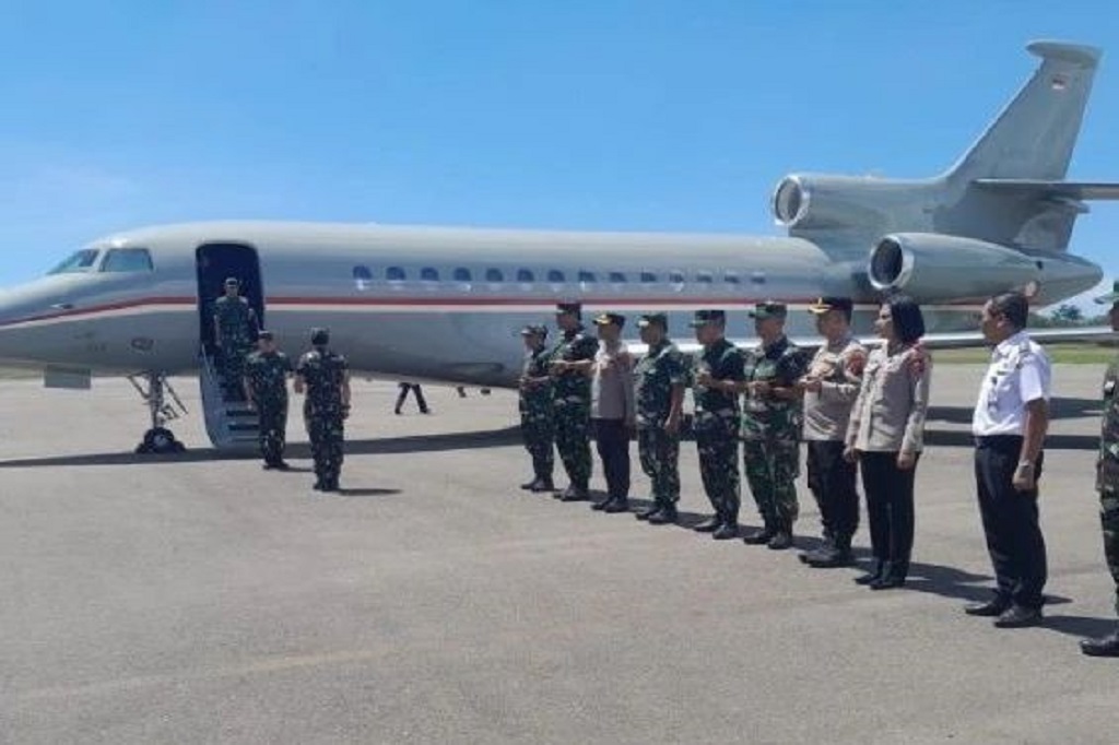 Panglima TNI Laksamana Yudo Margono meninjau sejumlah persiapan menjelang pelaksanaan KTT ASEAN 2023 di Labuan Bajo, Kabupaten Manggarai Barat, Nusa Tenggara Timur, Rabu, 19 April 2023.