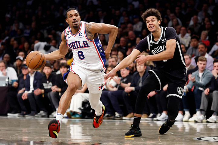 Embiid mencatat double-double dengan 14 poin dan 10 rebound, serta melakukan blok krusial di 8 detik terakhir kuarter empat.