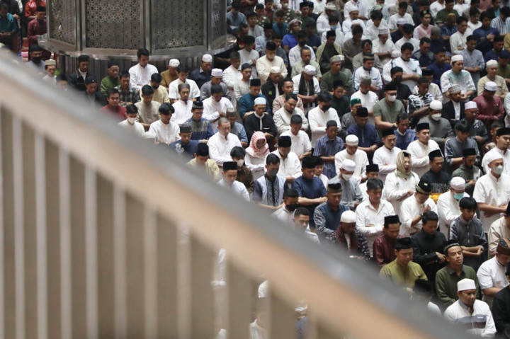 Suasana ibadah salat Idulfitri di Masjid Istiqlal, Sabtu, 22 April 2023