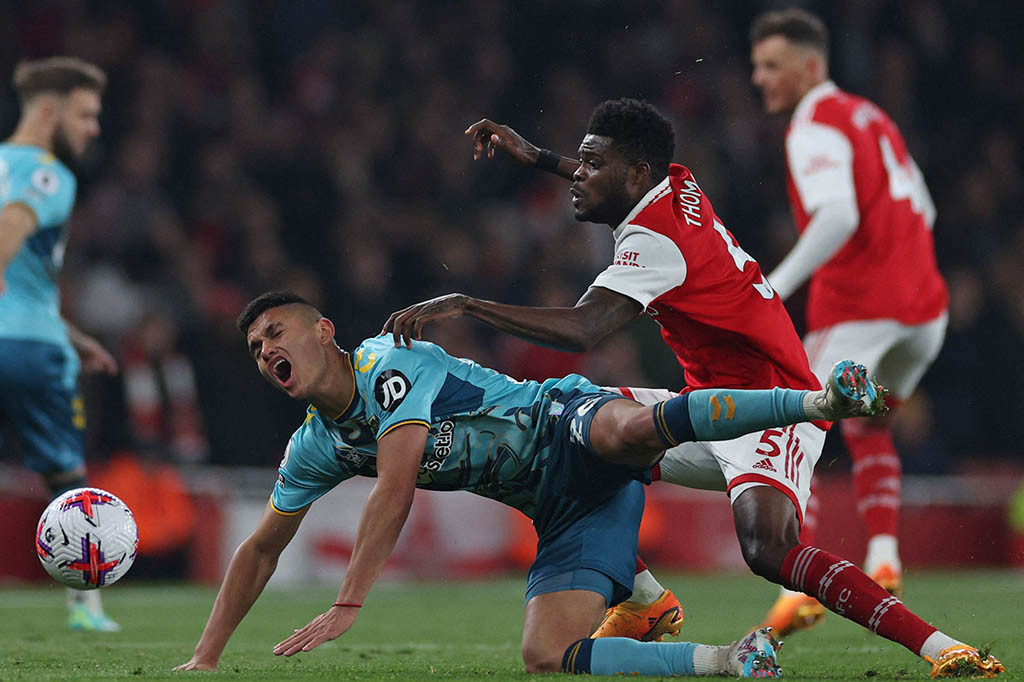 Arsenal kembali gagal meraih kemenangan usai ditahan imbang Southampton 3-3 pada pekan ke-32 Liga Inggris di Stadion Emirates, London, Jumat, 21 April 2023 malam waktu setempat.