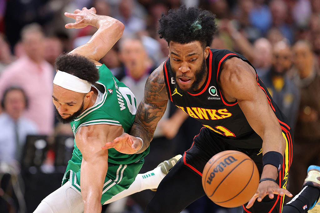 Young melakukan 12 dari 22 tembakan dari lapangan, melakukan enam rebound dan memberikan sembilan assist.