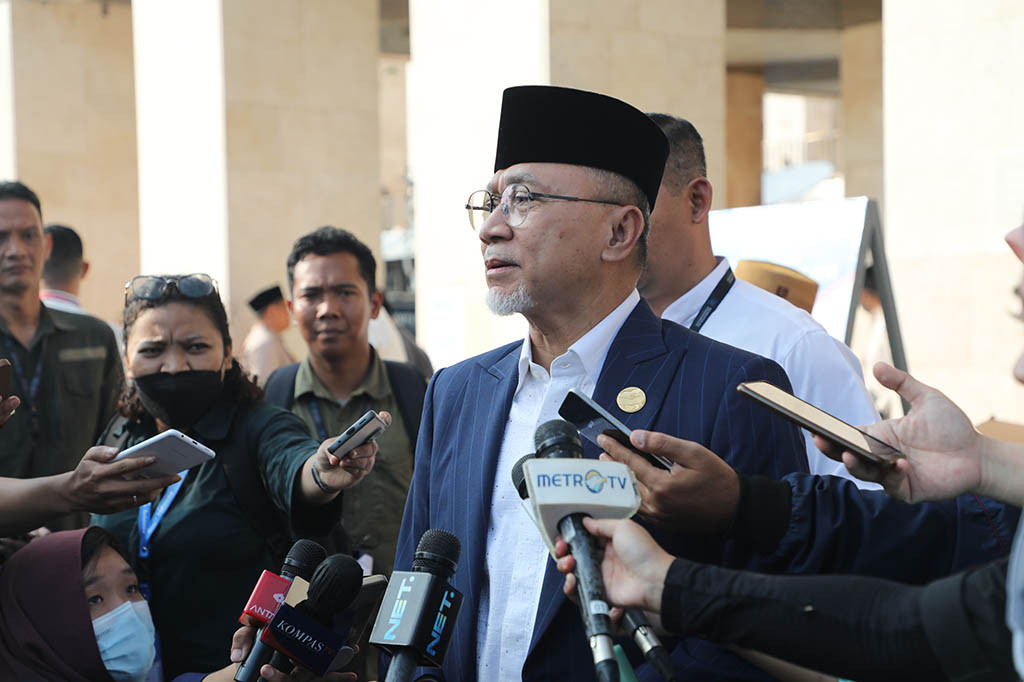 Zulkifli pun menyampaikan ucapan selamat kepada Ganjar Pranowo yang telah diumumkan sebagai bakal capres oleh Ketua Umum PDI Perjuangan Megawati Soekarnoputri di Istana Batu Tulis, Bogor, Jawa Barat, Jumat, 21 April 2023.