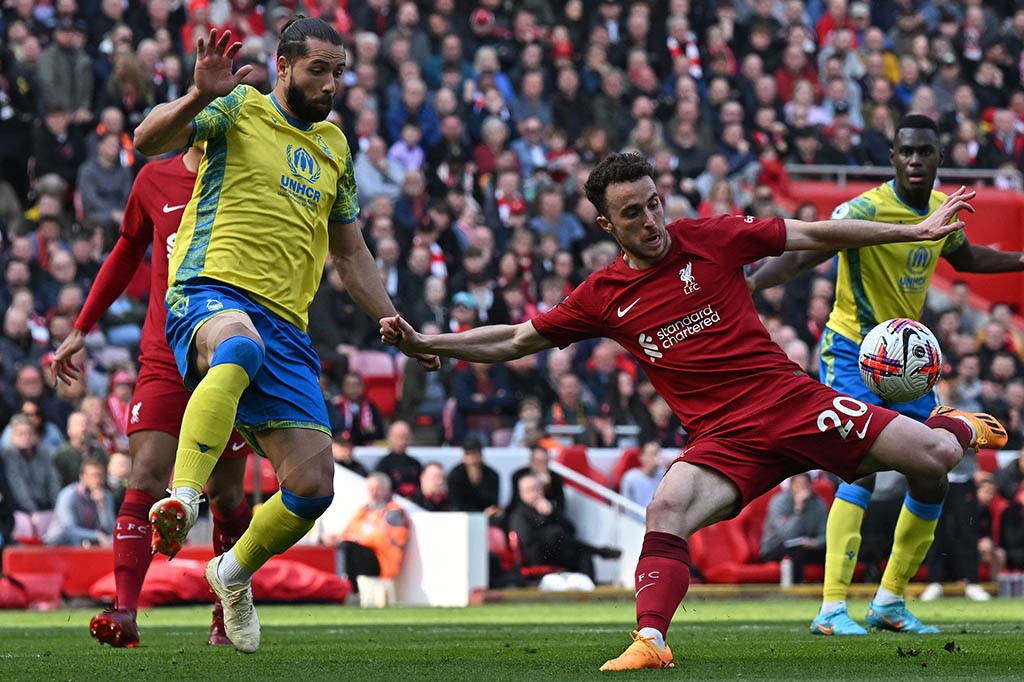 Liverpool kembali merespon dan kembali unggul melalui gol yang dicetak Jota usai memanfaatkan umpan tendangan bebas Robertson pada menit ke-55 sehingga skor berubah menjadi 2-1.