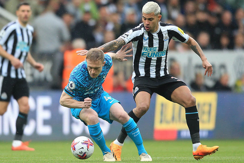 Newcastle United menghancurkan Tottenham Hotspur dengan skor telak 6-1 pada pekan ke-32 Liga Inggris di Stadion St. James Park, Newcastle, Minggu waktu setempat.