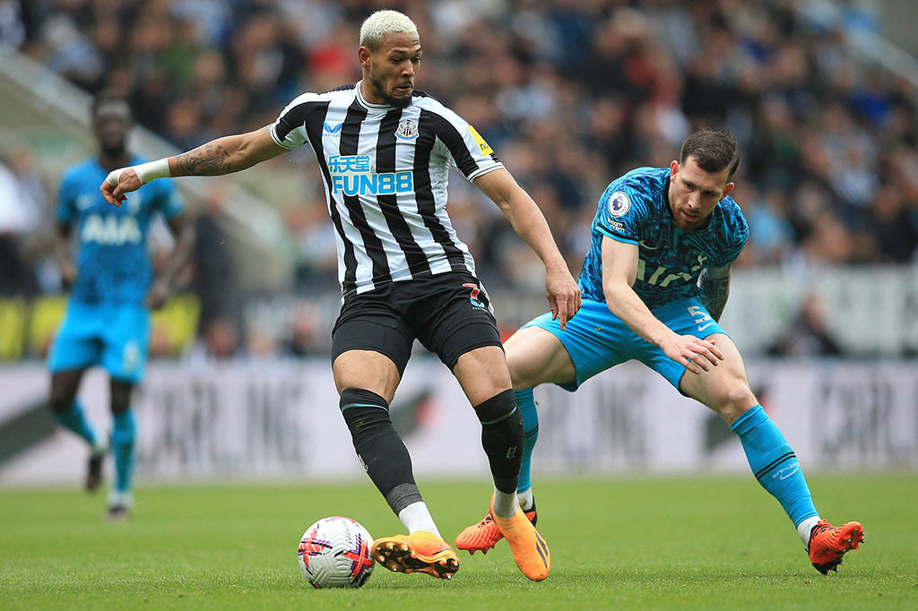 Pada menit ke-19 Newcastle membuat gol keempatnya, kali ini dicetak oleh Alexander Isak yang memanfaatkan umpan terobosan Joe Willock.