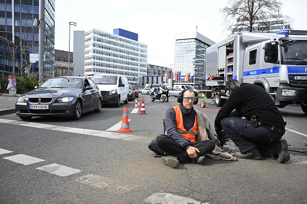 Last Generation telah mengisyaratkan niatnya untuk melanjutkan blokade selama beberapa hari mendatang.