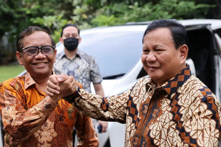Usai melakukan perbincangan tertutup, Prabowo mengaku senang Mahfud menerima kedatangannya di saat ia baru saja tiba dari Jawa Timur.