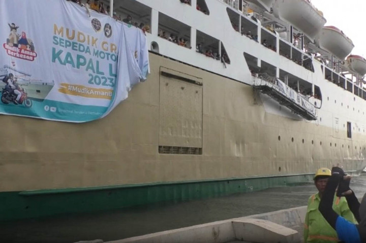 PT Pelni juga melakukan catatan dan evaluasi, saat arus mudik kemarin, diantaranya keterlambatan kedatangan kapal yang disebabkan pengisian bbm kapal, yang mengakibatkan banyak penumpang yang harus menunggu.untuk itu PT Pelni akan terus berkoordinasi dengan lintas sektoral kemaritiman lain untuk di arus balik ini tak terjadi lagi. 