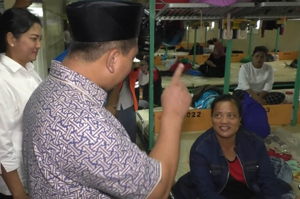 Para peserta tersebut dilepas oleh Wakil Gubernur Provinsi Jawa Tengah, H. Taj Yasin Maemoen, yang didampingi oleh Kepala Kantor Kesyahbandaran Kelas I Tanjung Emas, Semarang, Herwanto dan Direktur Utama PT Pelni Tri Andayani.