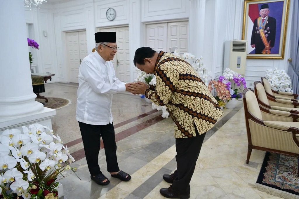 Wakil Presiden Ma'ruf Amin menerima Menteri Pertahanan Prabowo Subianto dan Kepala Staf TNI Angkatan Darat (KSAD) Jenderal TNI Dudung Abdurachman untuk bersilaturahmi Idulfitri 1444 Hijriah di kediaman resmi wapres, Jakarta Pusat, Selasa, 25 April 2023 sore.