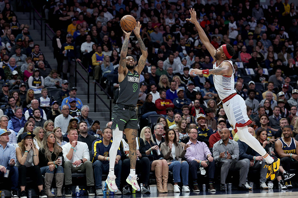 Berdasarkan statistik pertandingan yang dikutip di laman resmi NBA, Anthony Edwards mencatat 29 poin, Karl-Anthony Towns mencetak double-double dengan 26 poin dan 11 rebound, Rudy Gobert juga mencatat dwiganda 16 poin serta 15 poin, dan Nickeil Alexander-Walker 14 poin.