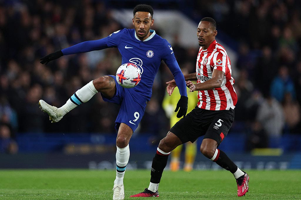 Chelsea kembali menelan kekalahan setelah takluk dari Brentford dengan skor 0-2 pada pekan ke-33 Liga Inggris di Stadion Stamford Bridge, London, Kamis, 27 April 2023 dini hari WIB.