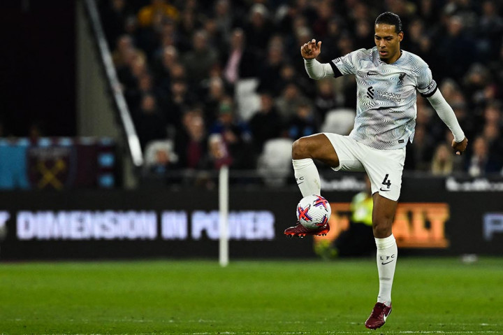 Liverpool naik ke posisi keenam klasemen sementara Liga Inggris musim 2022/2023 setelah menaklukkan perlawanan tuan rumah West Ham United di London Stadium dengan skor 2-1, Kamis, 27 April 2023 dini hari WIB.