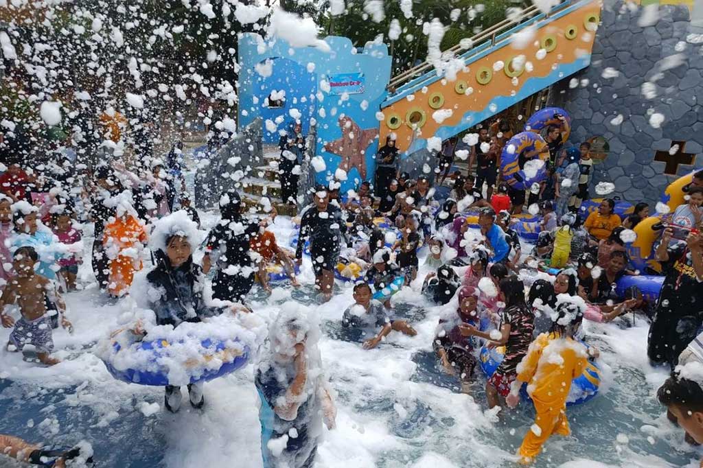 Humas OPI Water Fun Lena Adi Pratiwi mengatakan, kepadatan wisatawan terjadi di H+3 lebaran.