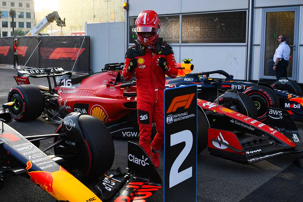 Pembalap Ferrari Charles Leclerc merebut pole position di Sirkuit Baku untuk tahun ketiga kalinya secara beruntun pada sesi kualifikasi Grand Prix Azerbaijan, Jumat, 28 April 2023.