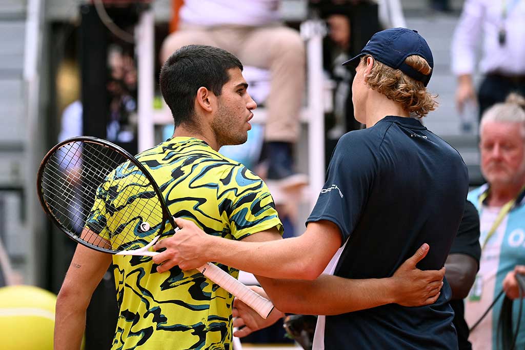 Petenis nomor dua dunia dan juara US Open Alcaraz bangkit untuk mengalahkan petenis peringkat 41 asal Finlandia itu dengan 2-6, 6-4, 6-2.