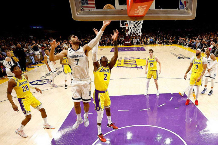 Poin tertinggi dicetak oleh Santi Aldama yang hanya 16 poin. Grizzlies, tim peringkat dua klasemen NBA Wilayah Barat menelan kekalahan mutlak dari tim peringkat tujuh klasemen yang sama.