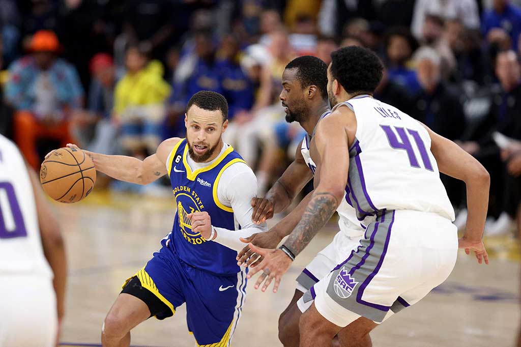 Stephen Curry menjadi pencetak skor tertinggi bagi Warriors dengan 29 poin, 4 rebound, dan 5 assist. Poin lainnya disumbangkan oleh Klay Thompson 22 poin, dan Andrew Wiggins 13 poin.