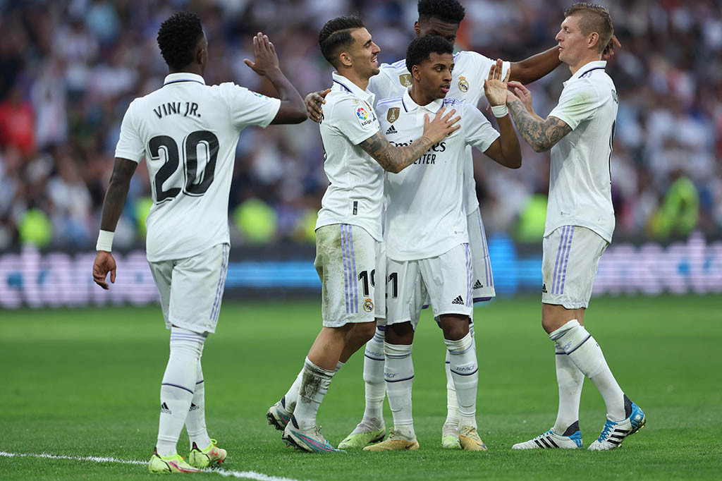 Selepas turun minum, Madrid masih mendominasi permainan dan langsung menambah keunggulan pada menit ke-47 lewat gol Rodrygo. Mendapat umpan pendek Dani Ceballos, Rodrygo memutar badan di depan kotak penalti dan melepaskan tendangan ke pojok kiri atas tanpa bisa dijangkau Martinez. Skor menjadi 4-1.