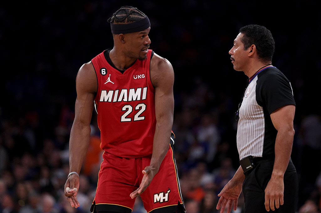 Heat telah bangkit. Usai musim lalu kalah di final NBA Wilayah Timur, finis urutan delapan musim ini, baru saja mengalahkan Milwaukee Bucks yang merupakan peringkat satu Wilayah Timur, kini memenangkan gim pertama semifinal wilayah.