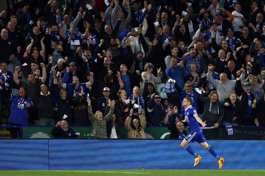 Leicester City mampu berbalik unggul 2-1 pada menit ke-33 setelah umpan terobosan James Maddison dapat diterima dengan baik oleh Jamie Vardy yang melewati lini pertahanan Everton dan membobol jala gawang Pickford.