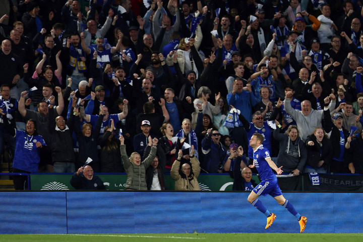 Leicester City mampu berbalik unggul 2-1 pada menit ke-33 setelah umpan terobosan James Maddison dapat diterima dengan baik oleh Jamie Vardy yang melewati lini pertahanan Everton dan membobol jala gawang Pickford.