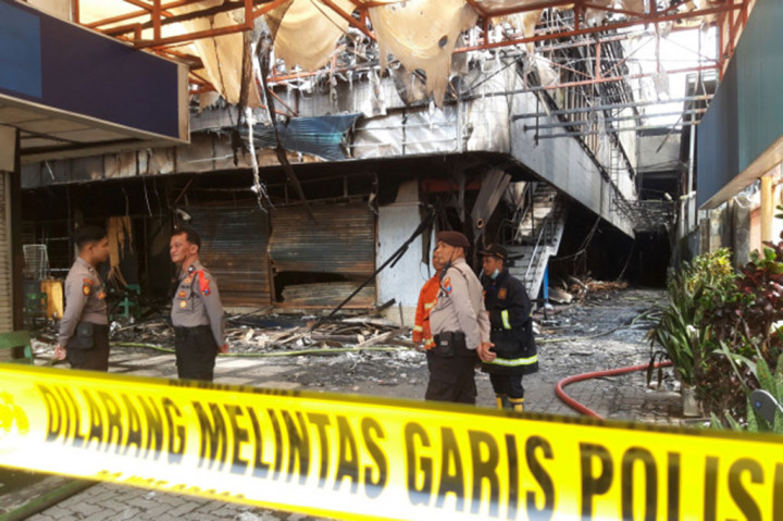 Kepolisian Resor Kota (Polresta) Malang Kota menyatakan puluhan kios terdampak kebakaran pada pusat perbelanjaan Malang Plaza di Jalan Agus Salim, Kecamatan Klojen, Kota Malang, Jawa Timur.