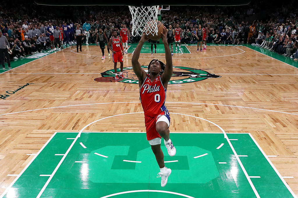 Tyrese Maxey menambahkan 26 poin untuk 76ers, Tobias Haris 18 poin, dan De'Anthony Melton 17 poin.