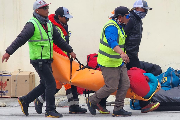 Pendaki gunung berusia 69 tahun itu melakukan rotasi aklimatisasi sekitar 6.400 meter (21.000 kaki) ketika dia meninggal pada hari Senin, 1 Mei 2023.