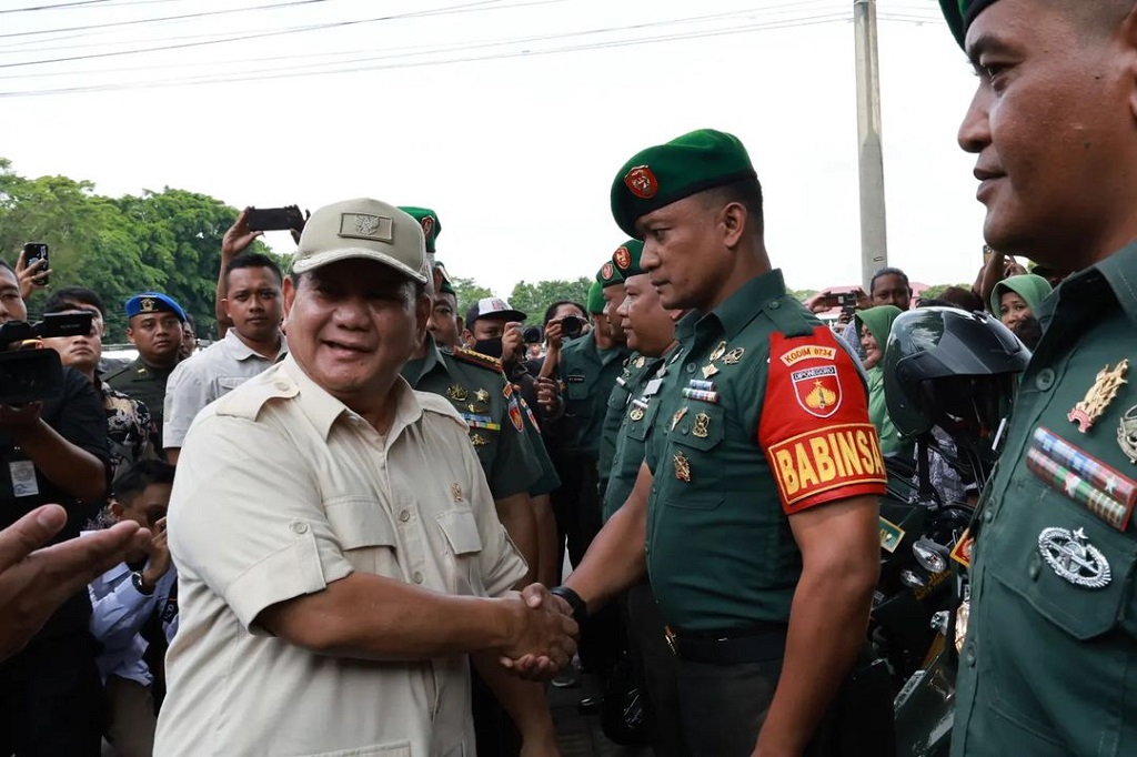 Kehadiran Menhan Prabowo di Koramil 12/Gondomanan, Kodim 0734/Kota Yogyakarta ini dalam rangka menyampaikan penghargaan dan terima kasih kepada seluruh aparat teritorial TNI.