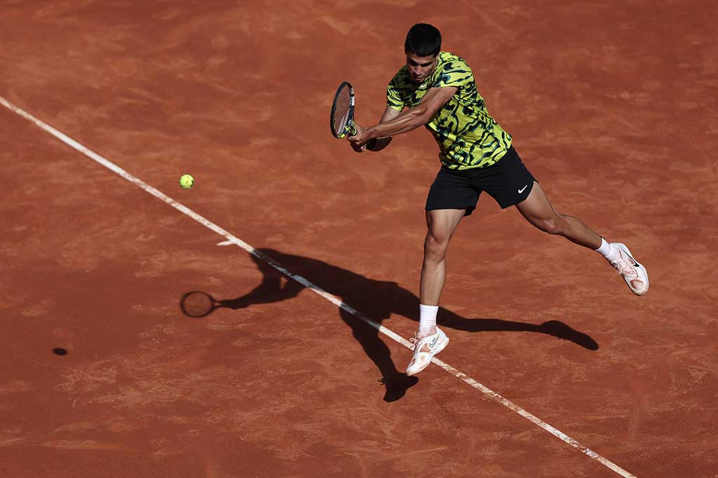 Alcaraz selanjutnya akan menghadapi Daniel Altmaier atau Borna Coric di semifinal. 