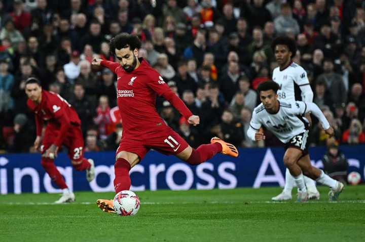 Mohamed Salah maju sebagai eksekutor dan sukses menjalankan tugasnya untuk membawa Liverpool memimpin 1-0. Tidak ada gol tambahan tercipta hingga turun minum.