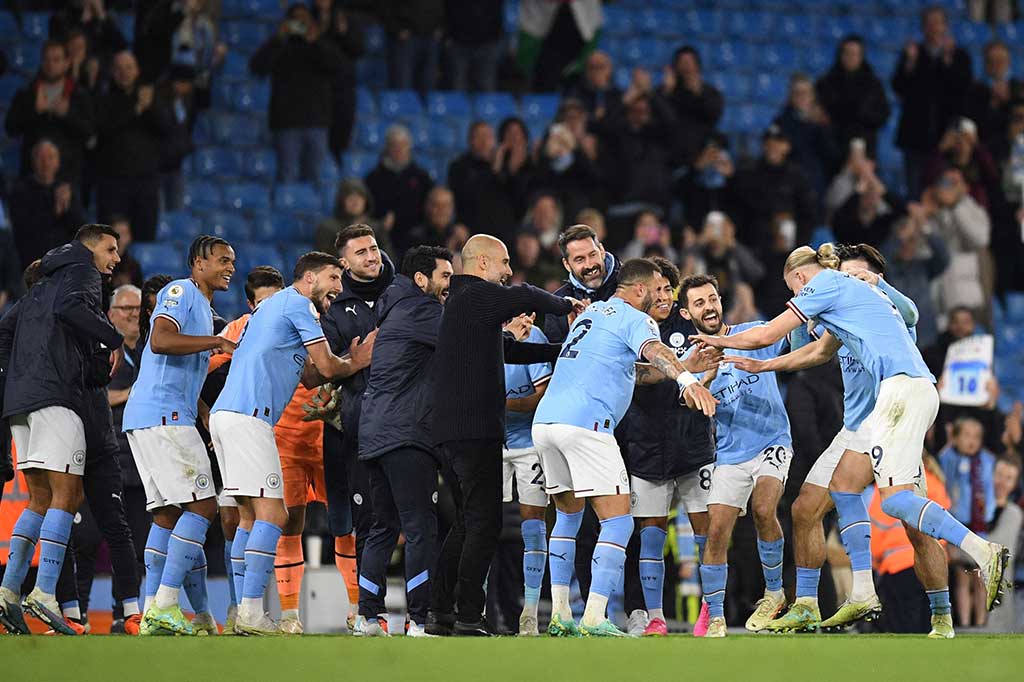 City memperbesar keunggulan menjadi 2-0 pada menit ke-70. Erling Haaland lepas dari posisi offside saat menyambut umpan Grealish dan mencungkil bola ke arah gawang untuk melewat Fabianski.
