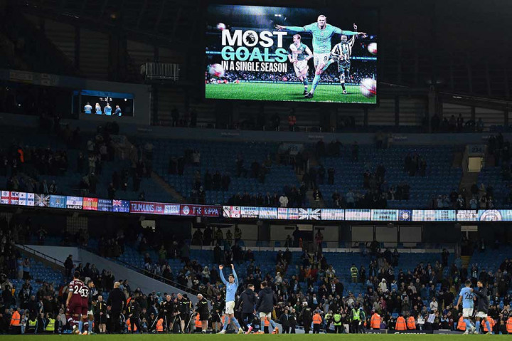 Catatan itu diperoleh Haaland di musim pertamanya membela Manchester City setelah pada bursa transfer musim panas lalu ditebus dari Borussia Dortmund dengan mahar 51,2 juta poundsterling.