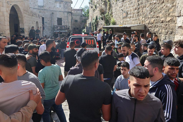 Dalam sebuah pernyataan, kementerian kesehatan Palestina mengonfirmasi tiga orang tewas dalam serangan pagi di Kota Tua Nablus.