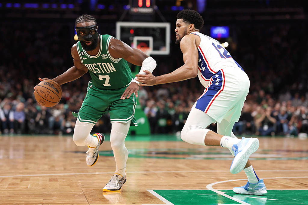 Jaylen Brown menjadi pencetak skor tertinggi bagi Celtics dengan 25 poin, Malcolm Brogdon 23 poin, Derrick White bersama Marcus Smart masing-masing mencetak 15 poin.