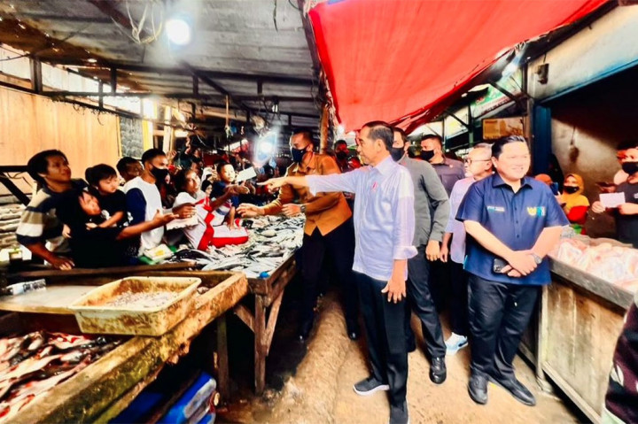 Ia mengatakan harga bahan pangan seperti telur, cabai, bawang merah, bawang putih masih terkendali. Ia mencontohkan harta telur ayam masih dikisaran Rp26.000 hingga Rp27.000 per kilogram. 