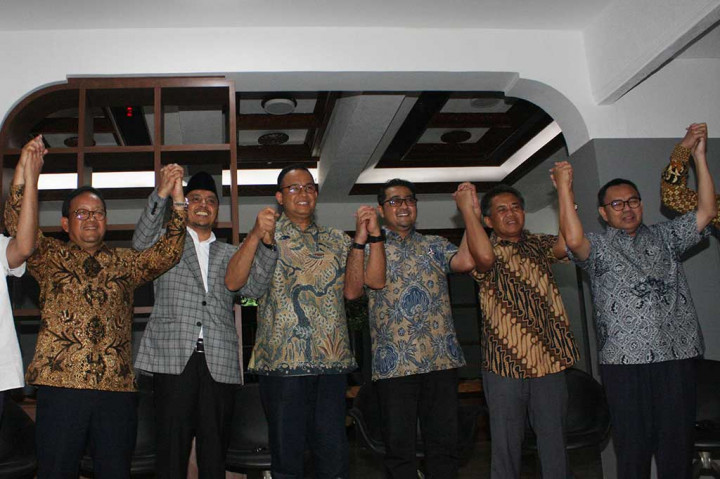 Dalam pembahasan itu, lanjut Anies, juga dibahas soal sosok bakal calon wakil presiden atau cawapres yang akan mendampinginya. Anies menyebut, KPP terbiasa melakukan pembahasan sebelum mengumumkan ke publik, tidak sekadar beratraksi politik yang hanya menjadi percakapan di publik.